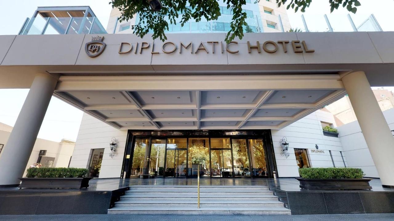 Diplomatic Hotel - Imagen 1